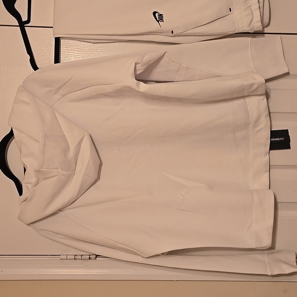 Women's Nike Sweatsuit - Picture 5 of 13